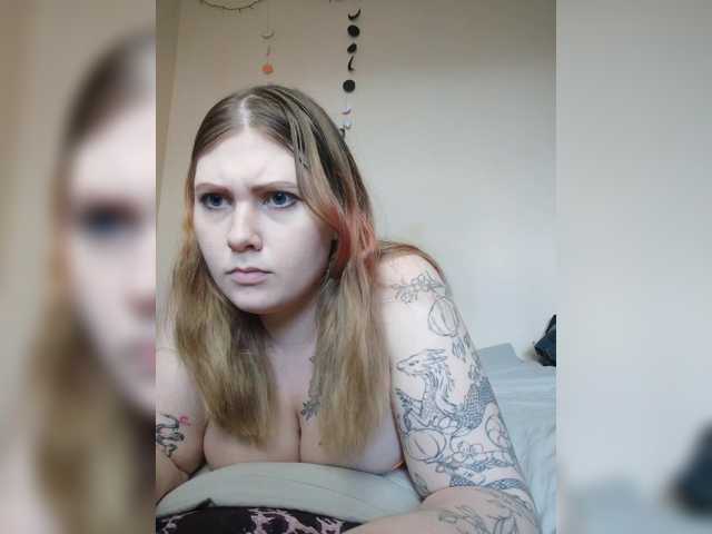 foxyarty live cam on BongaCams