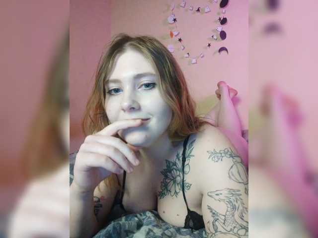 foxyarty live cam on BongaCams
