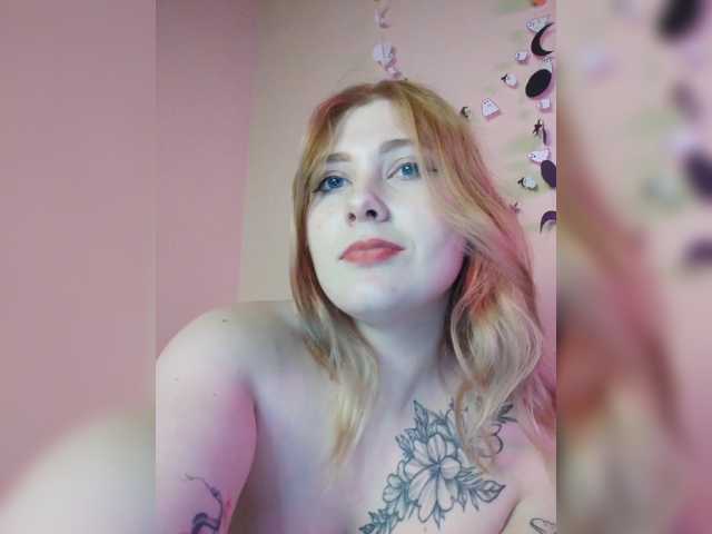 foxyarty live cam on BongaCams