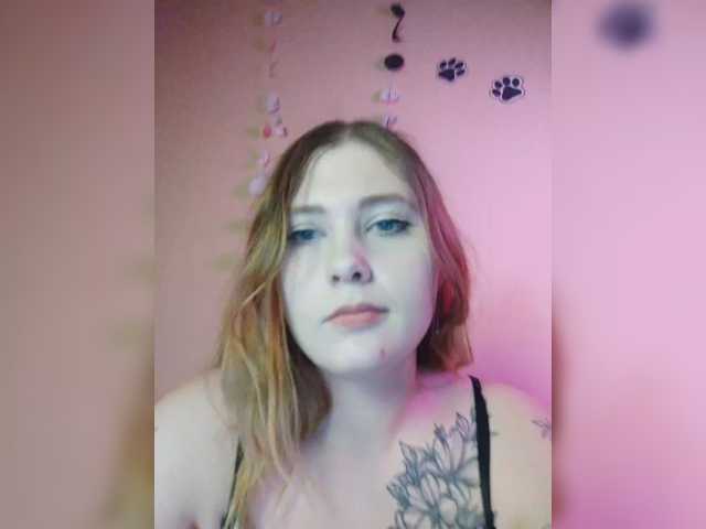 foxyarty, live now on BongaCams