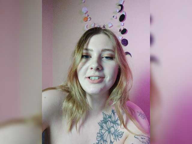 foxyarty live cam on BongaCams