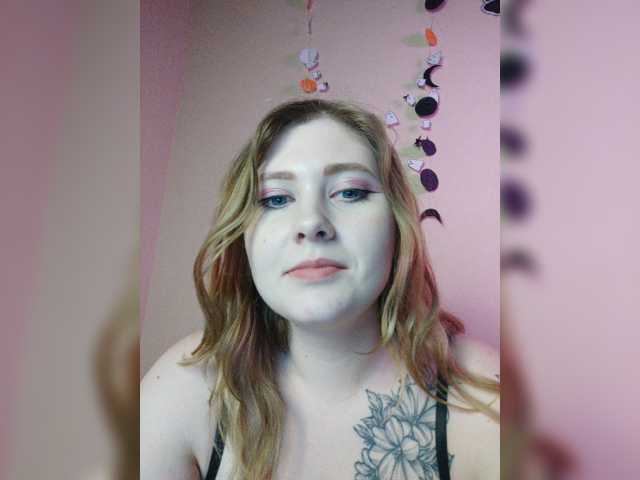 foxyarty live cam on BongaCams