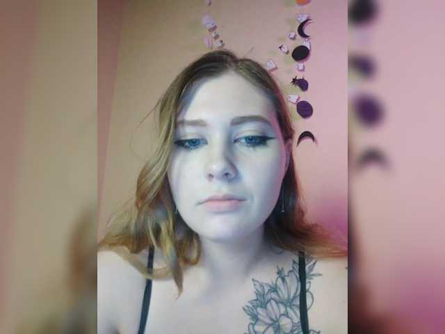 foxyarty live cam on BongaCams