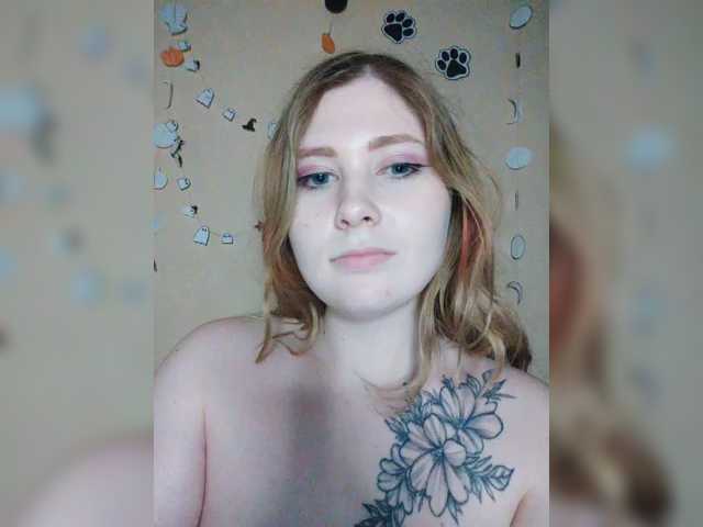 foxyarty live cam on BongaCams