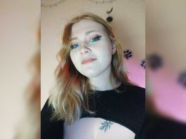 foxyarty live cam on BongaCams