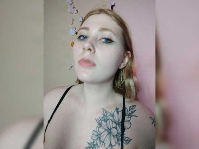 foxyarty live cam on BongaCams