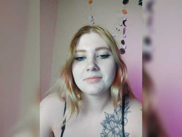 foxyarty live cam on BongaCams