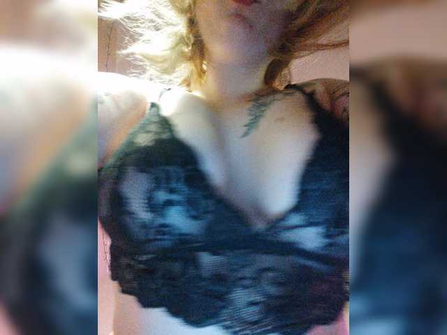 foxyarty, en directo ahora en BongaCams