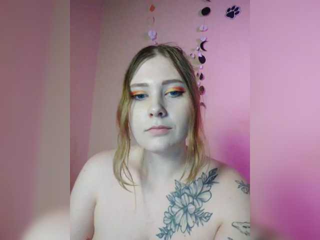foxyarty live cam on BongaCams
