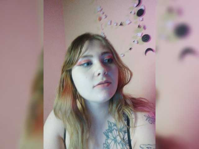 foxyarty live cam on BongaCams
