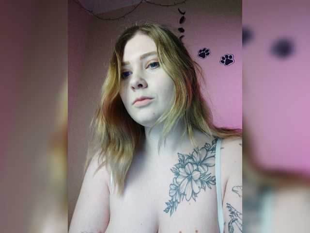 foxyarty, en vivo ahora en BongaCams