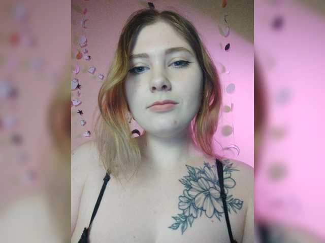 foxyarty, en vivo ahora en BongaCams