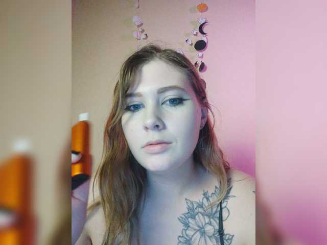 foxyarty live cam on BongaCams