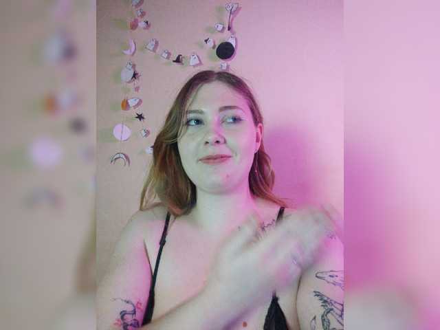 foxyarty, en vivo ahora en BongaCams