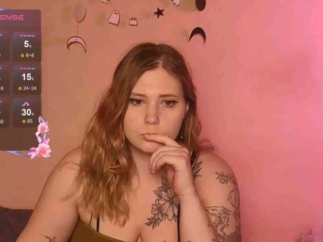 foxyarty live cam on BongaCams