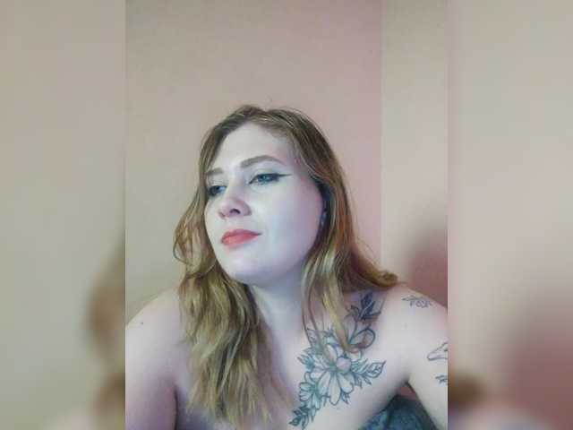 foxyarty live cam on BongaCams
