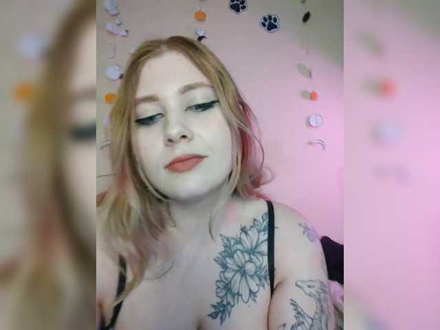 foxyarty live cam on BongaCams