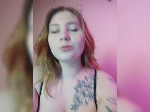 foxyarty live cam on BongaCams