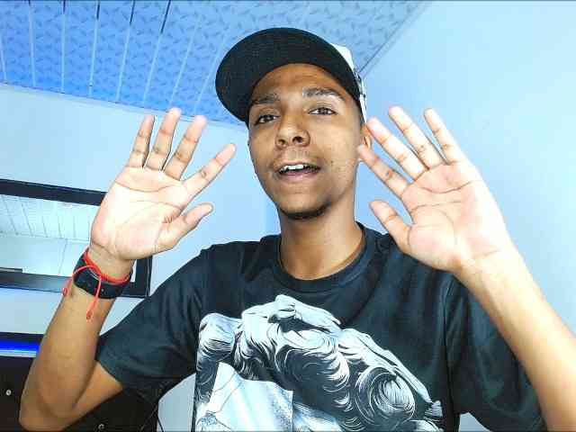 hotboyluxe Live Webcam on BongaCams