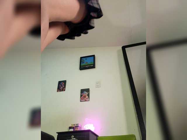 RoxanneRiddle69's BongaCams show and profile