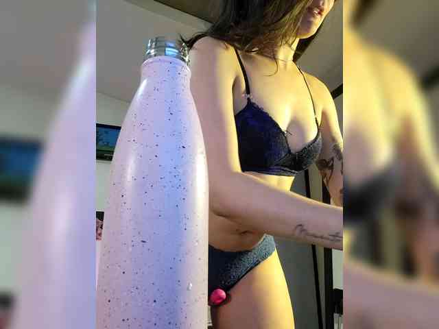 RoxanneRiddle69 webcam