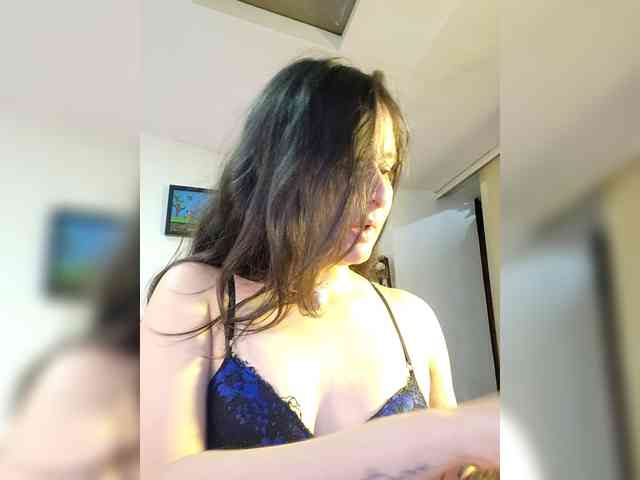 RoxanneRiddle69 webcam