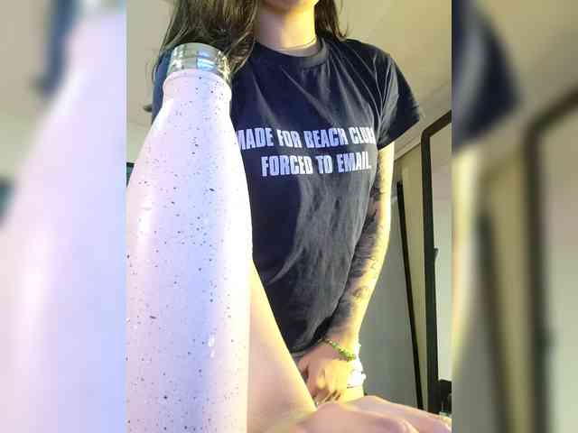 RoxanneRiddle69 webcam