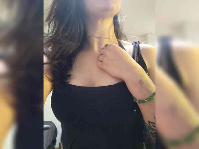 RoxanneRiddle69 webcam