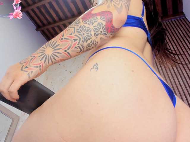 jimenawhite1 live cam on BongaCams