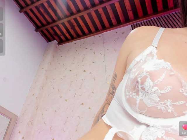 jimenawhite1 live cam on BongaCams
