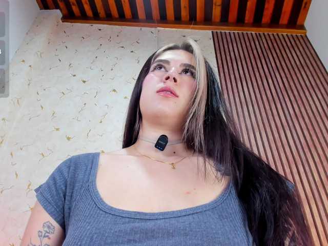 jimenawhite1 live cam on UnifiedCams