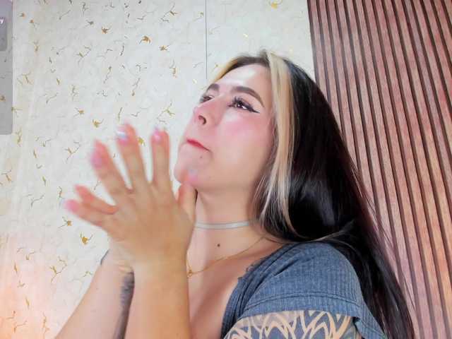 jimenawhite1 live cam on BongaCams