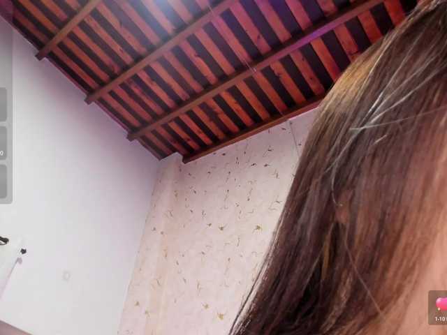 jimenawhite1 live cam on BongaCams