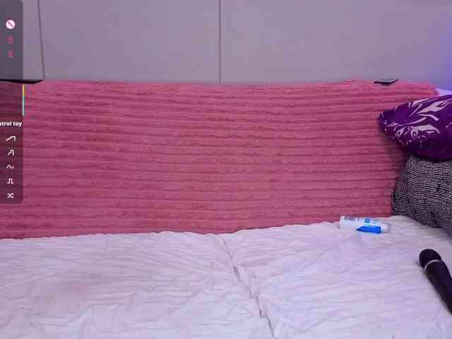 Scarlet_Kitty webcam