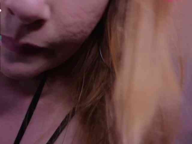 Scarlet_Kitty