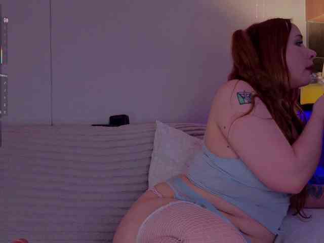 Scarlet_Kitty webcam