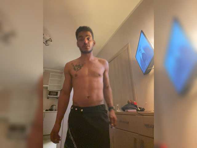 Ern96 live cam on BongaCams