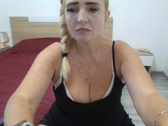 Multiply-orgazm live cam preview