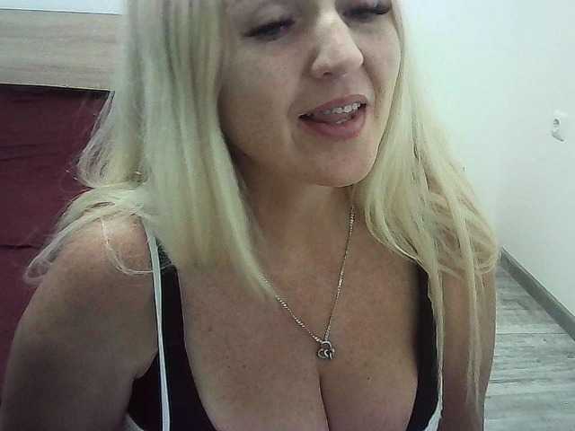 Multiply-orgazm live cam preview