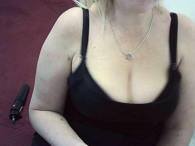 le modèle Multiply-orgazm est en webcam porno dans un show sur le site bongacams, il possède les tags suivants: White/Caucasian,Blonde,Shaved
