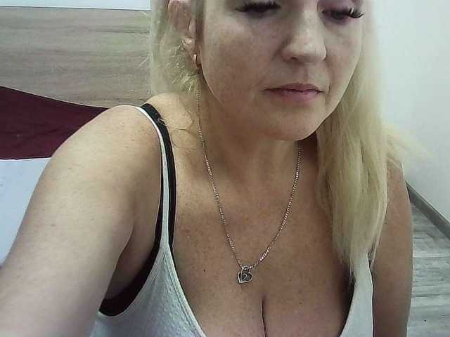 Multiply-orgazm live cam preview