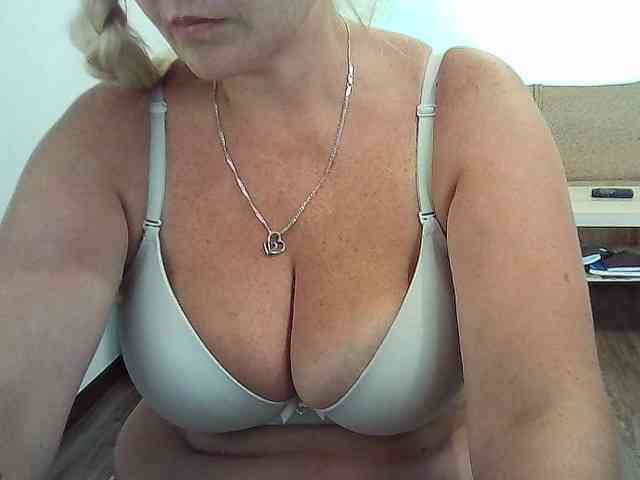 Multiply-orgazm webcam