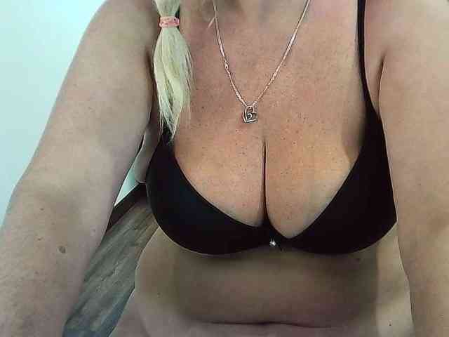 Multiply-orgazm webcam