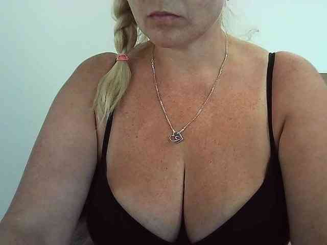 Multiply-orgazm webcam