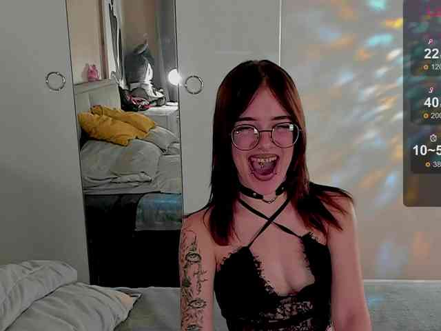 Marika-Degas webcam