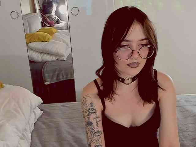 Marika-Degas webcam