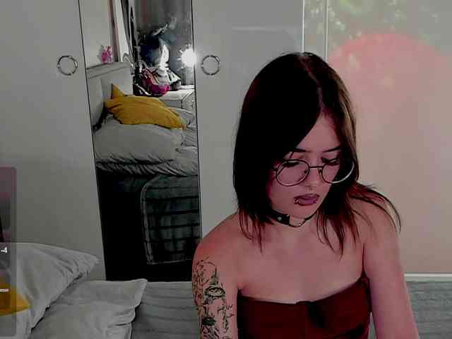 Marika-Degas webcam