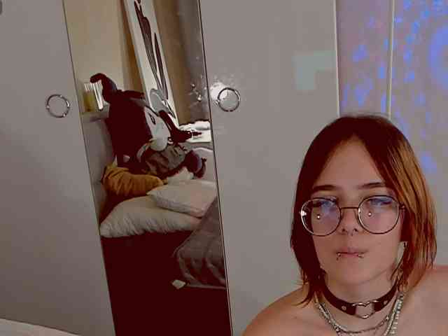Marika-Degas webcam