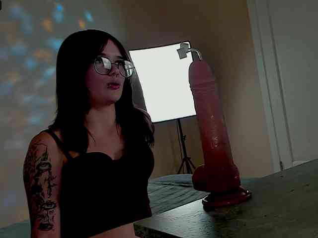 Marika-Degas webcam