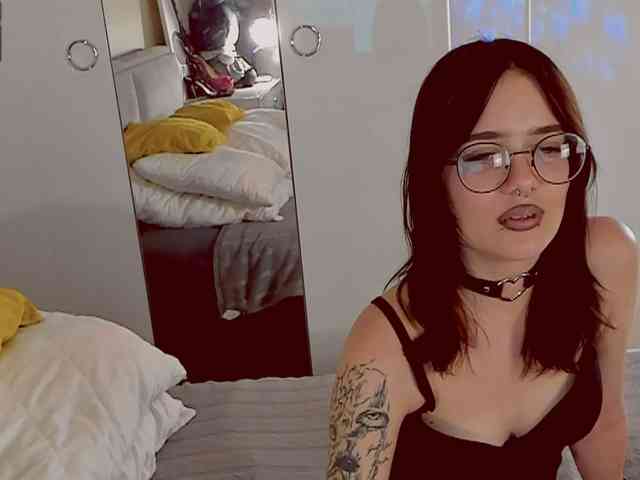 Marika-Degas webcam